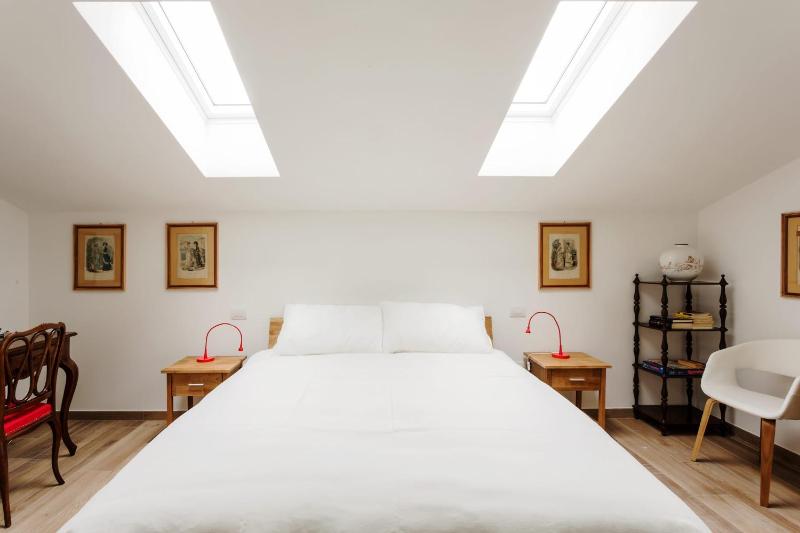 Amazing flat with big terrace and private car park - image 11