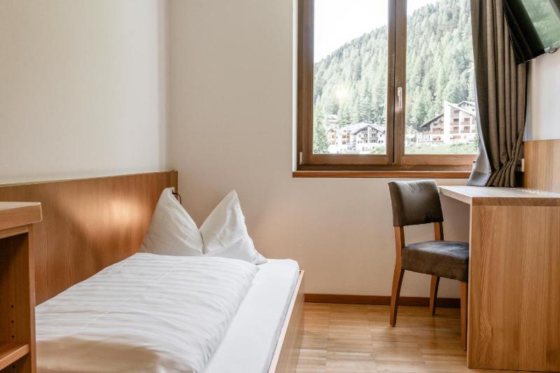 Economy Single Room image 4