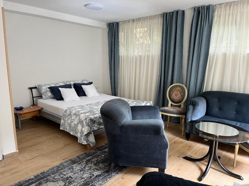 M&M Apartments - image 1