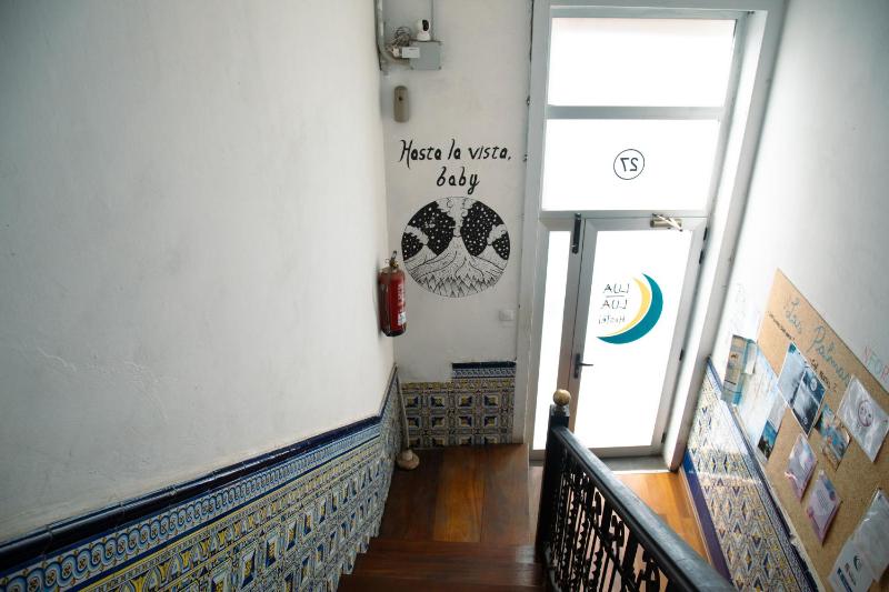 Lua Lua Hostel Las Palmas - image 27