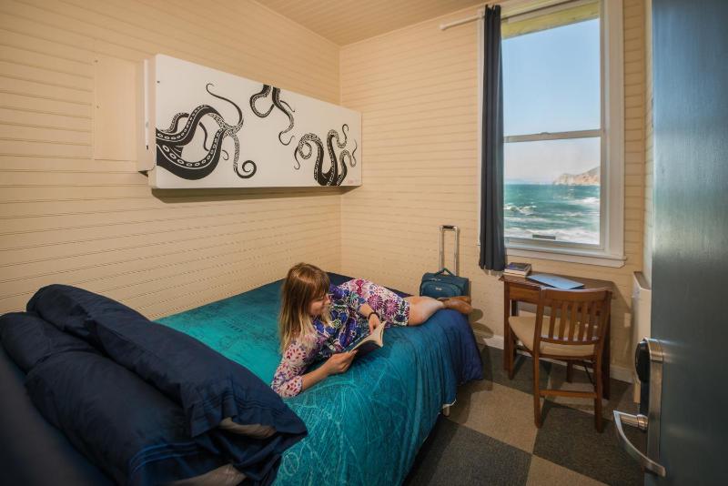 Private Triple Room image 4