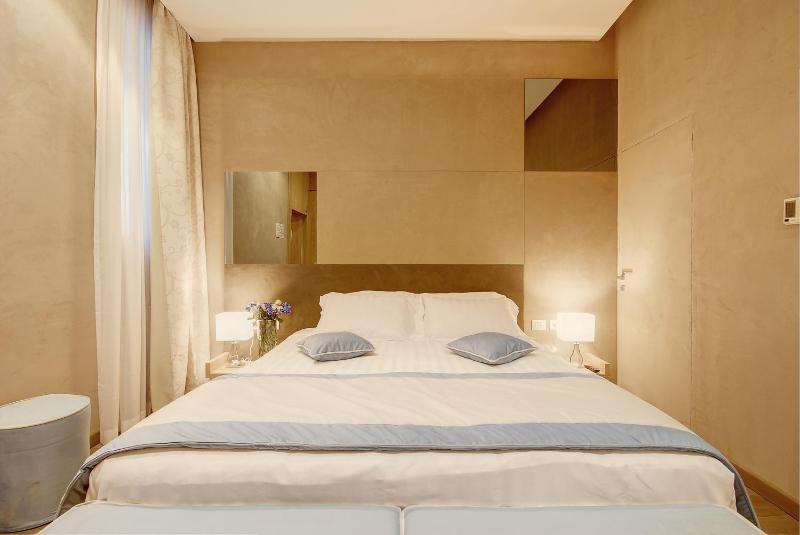 Standard Room image 2