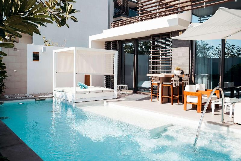 One-Bedroom Villa with Private Pool image 1