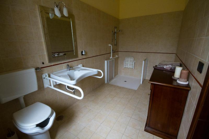 Double Room - Disability Access image 3