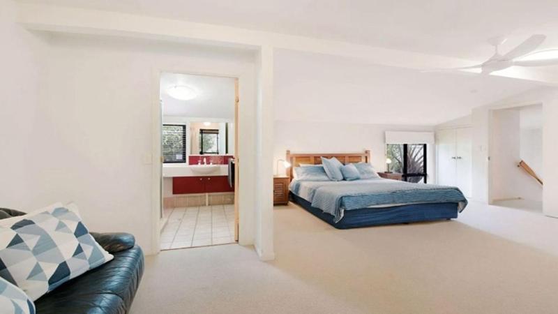Campbell Street 2 4 Moffat Beach - image 7