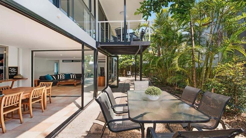 Campbell Street 2 4 Moffat Beach - image 1