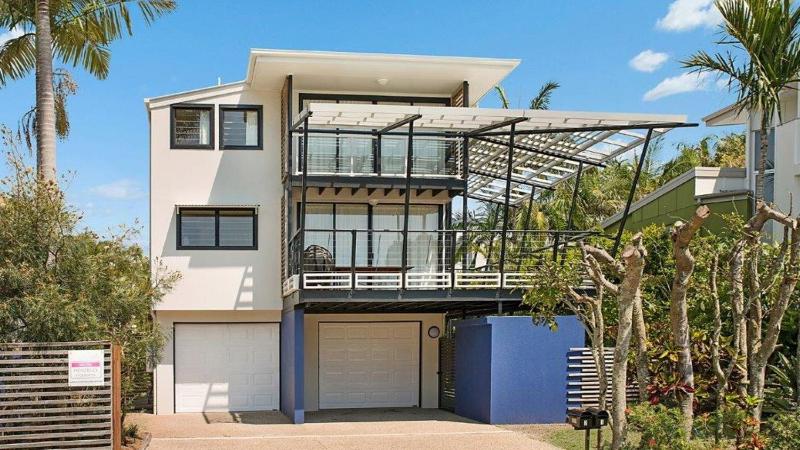 Campbell Street 2 4 Moffat Beach - image 3