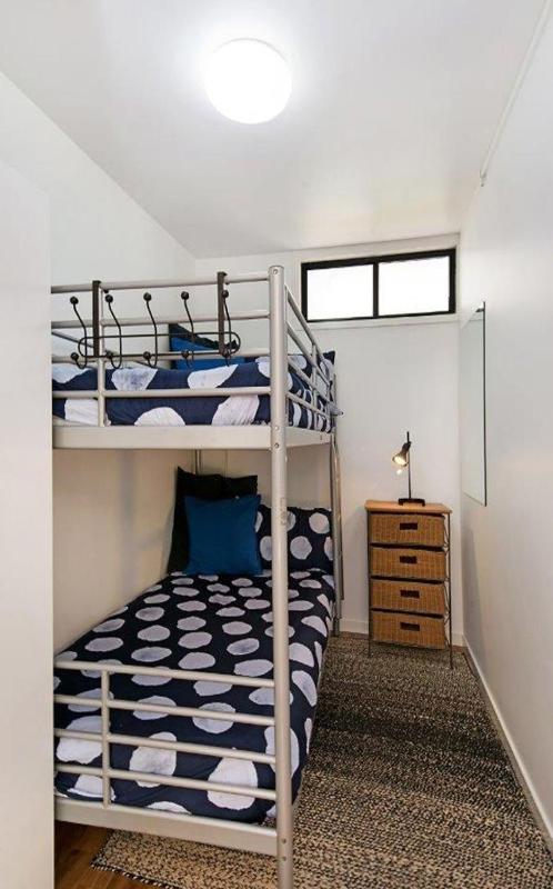 Campbell Street 2 4 Moffat Beach - image 5