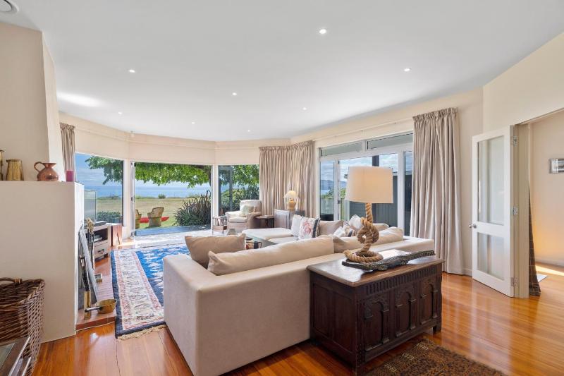 Absolute Lakefront - image 9