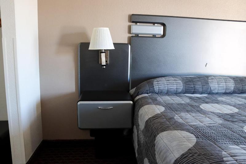 King Room image 3