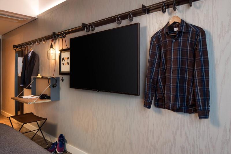 Moxy Seattle Downtown - image 5