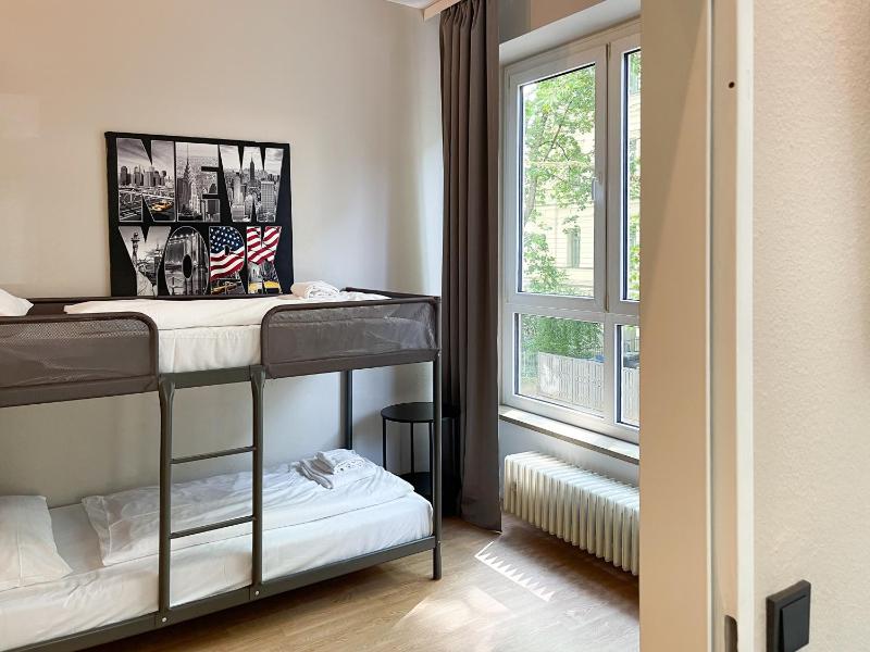 Multiple bed room up to 6 persons image 2
