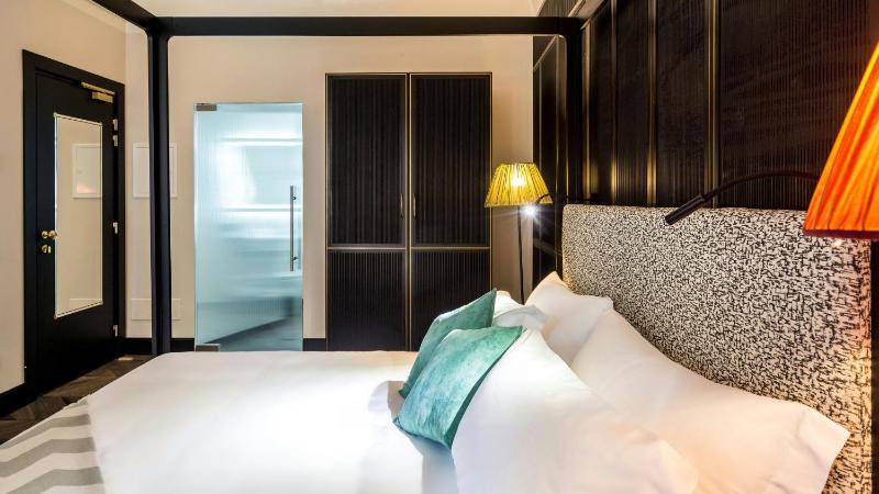 Superior Double Room image 3