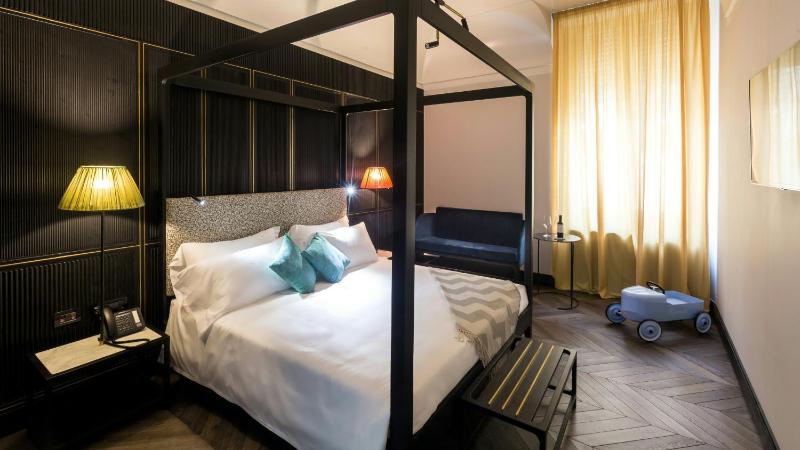 Superior Double Room image 4