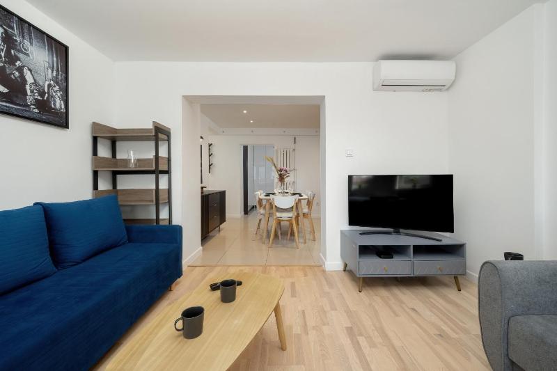 Przestronne Studio Przy Rynku we Wrocławiu z Klimatyzacją i Wanną by Noclegi Renters - image 8