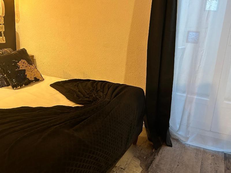 Small Double Room image 2