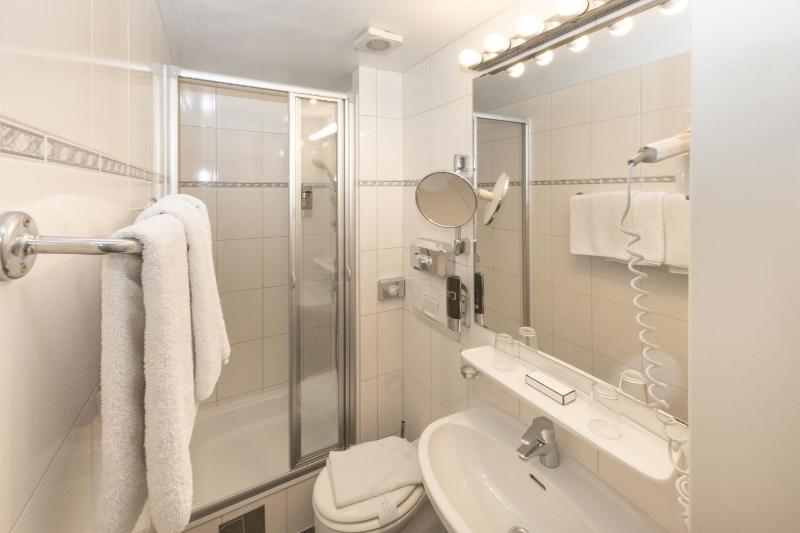 Economy Quadruple Room - Basement image 2