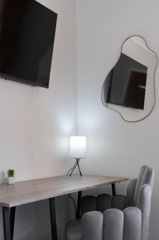 Open Mind Property - 4 Beds 2 Bathrooms & Parking - image 14
