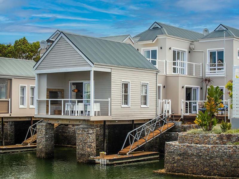 Modern Canal Lifestyle - image 9