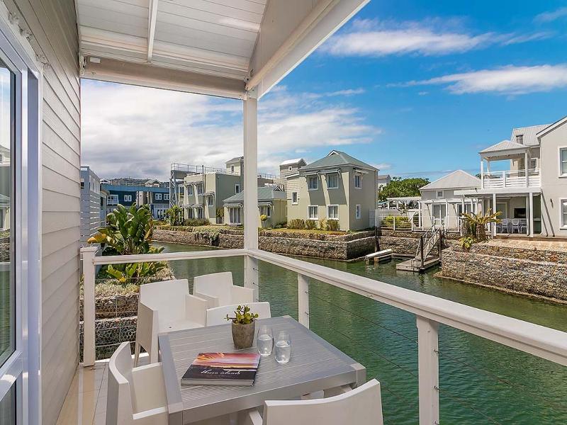 Modern Canal Lifestyle - image 6