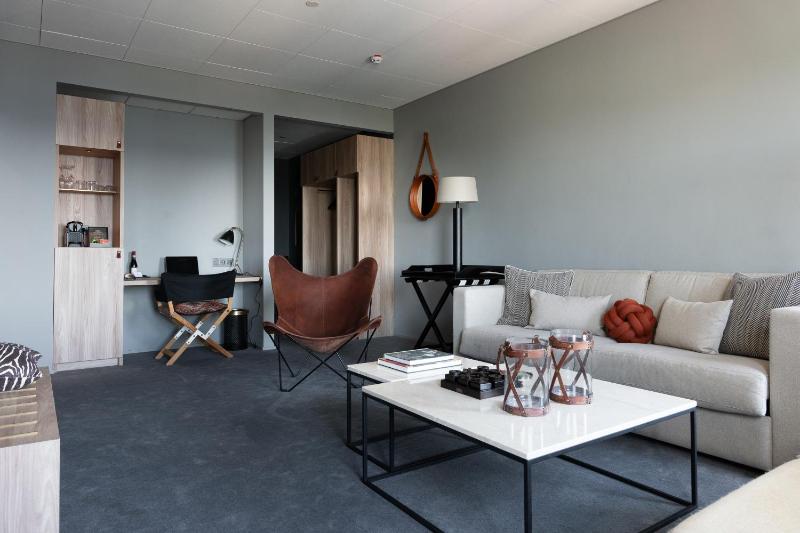 Suite - Autumn  image 2