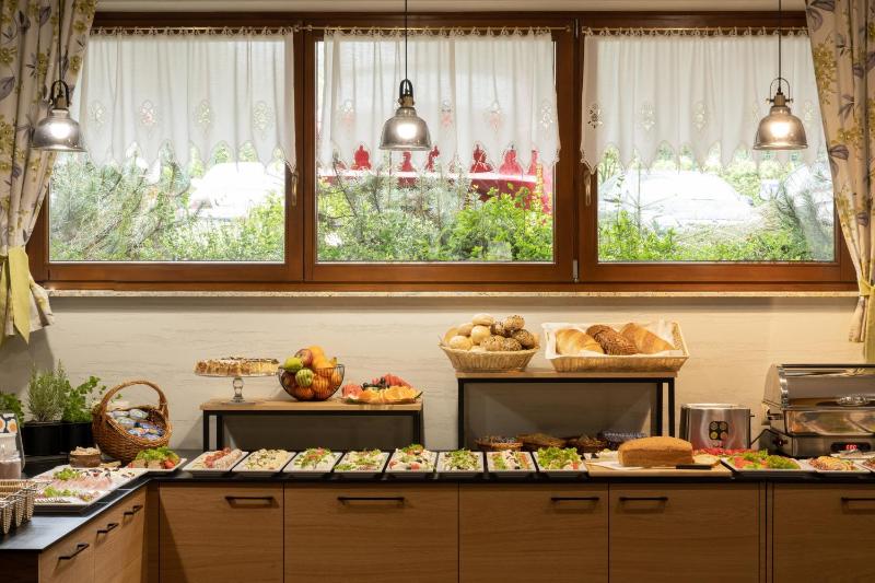 Hotel Willa Pod Skocznią - image 37