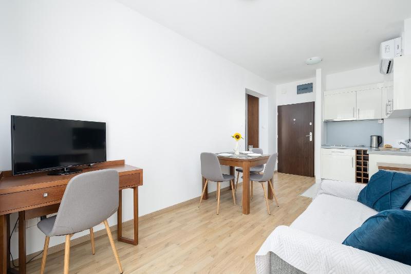 Atrium Apartment Spa & Gym 150m to the Beach Sarbinowo by Noclegi Renters - image 6