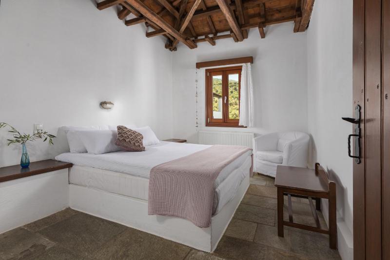 Upper Floor Suite  image 1