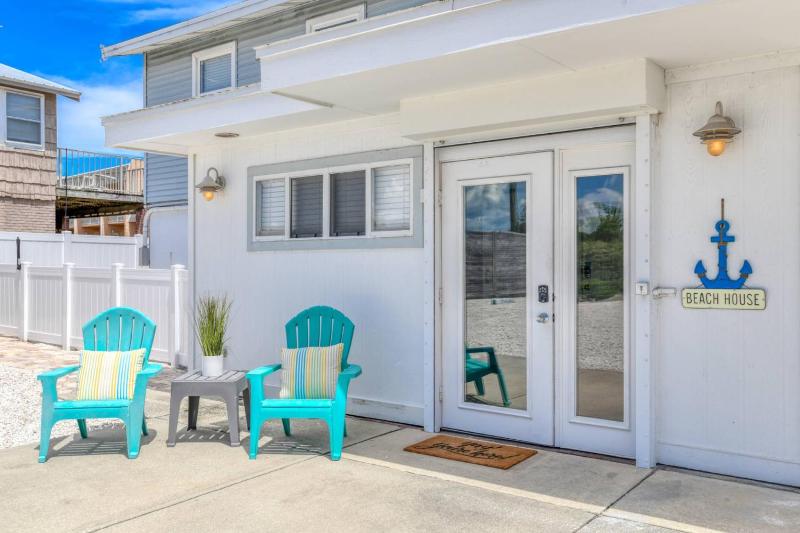 Barefoot Hideaway II - image 23