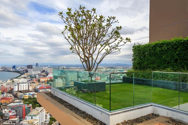 High Floor Sea View 2 BR Near Walking Street - image 13