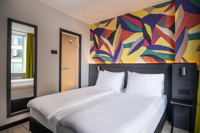 Classic Double or Twin Room image 1