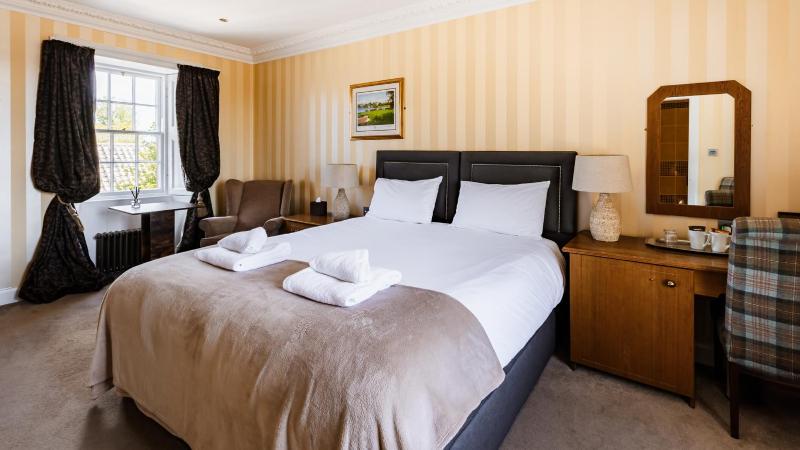 Double Room with Private Bathroom image 1