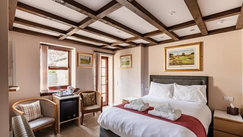 Deluxe Double Room with Shower image 4
