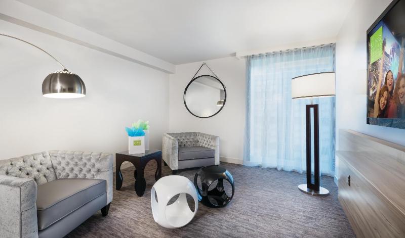 King Suite, Non Smoking - Caesars Suites image 1
