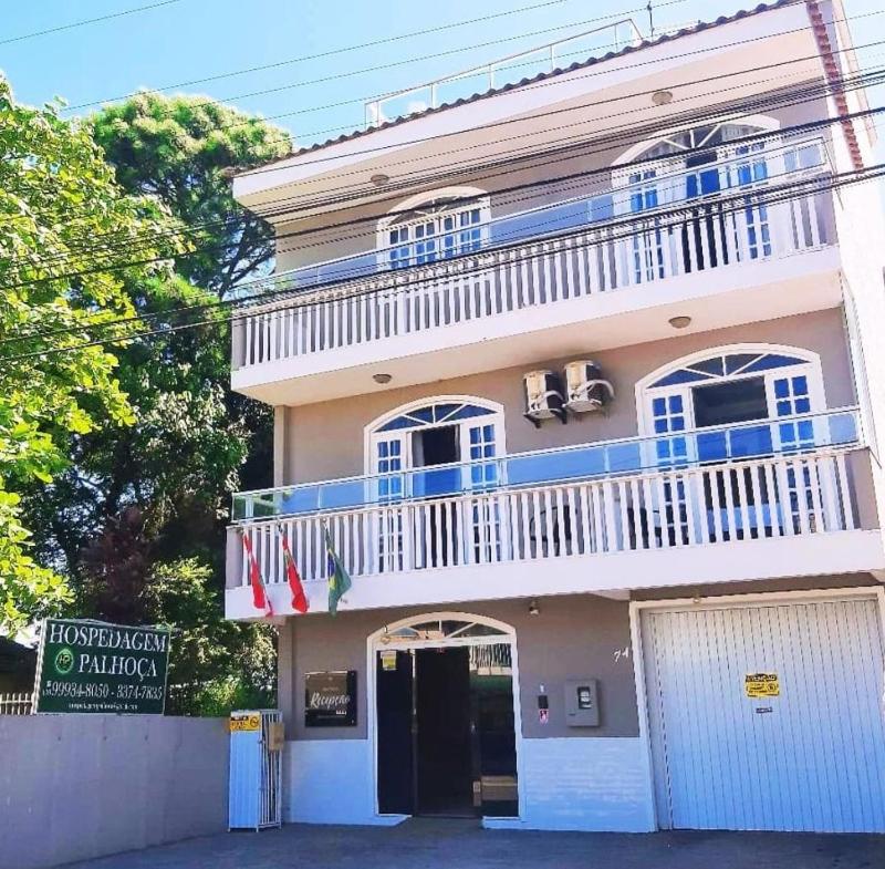 Hotel Hospedagem Palhoça com piscina - image 1