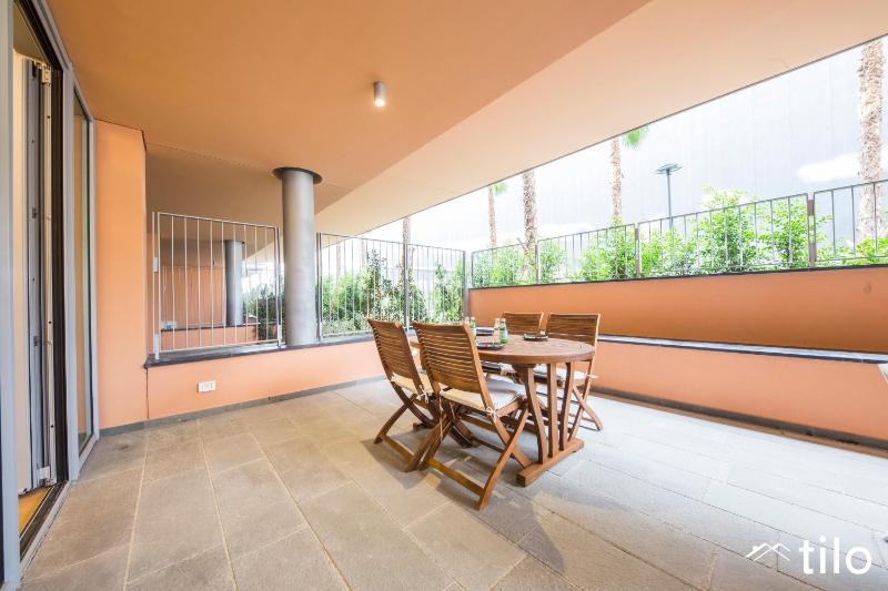 Waterfront Luxury 1BR Free PARKING AC NETFLIX & WIFI BY TILO LUX - image 12