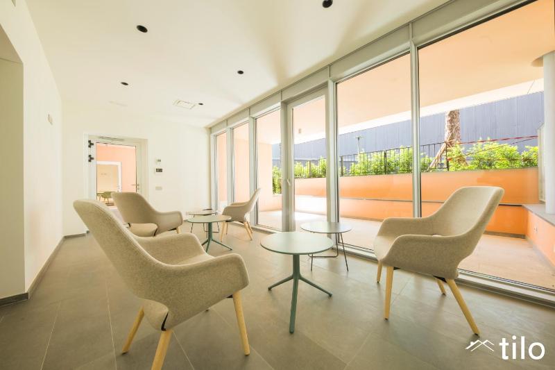 Waterfront Luxury 1BR Free PARKING AC NETFLIX & WIFI BY TILO LUX - image 16
