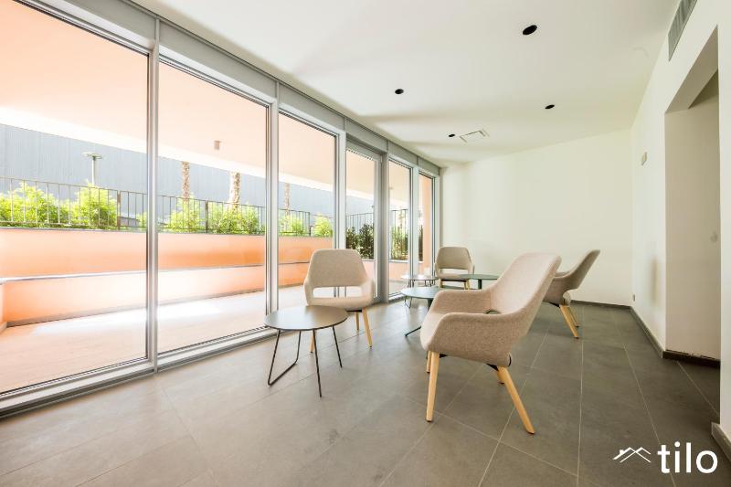 Waterfront Luxury 1BR Free PARKING AC NETFLIX & WIFI BY TILO LUX - image 20