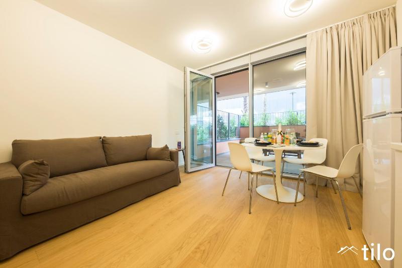 Waterfront Luxury 1BR Free PARKING AC NETFLIX & WIFI BY TILO LUX - image 17