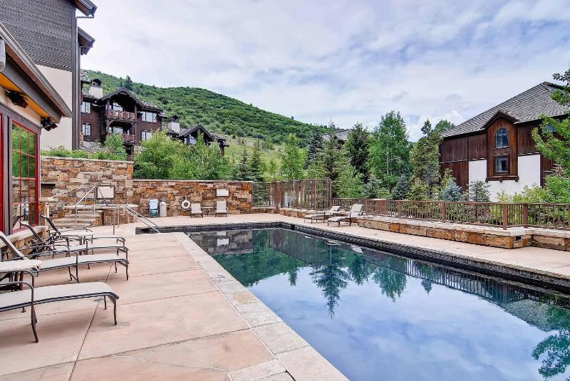 Beaver Creek Landing A402 by East West Hospitality - image 25