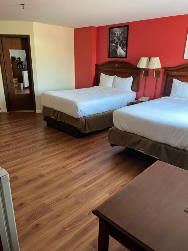 Deluxe Double Room image 2