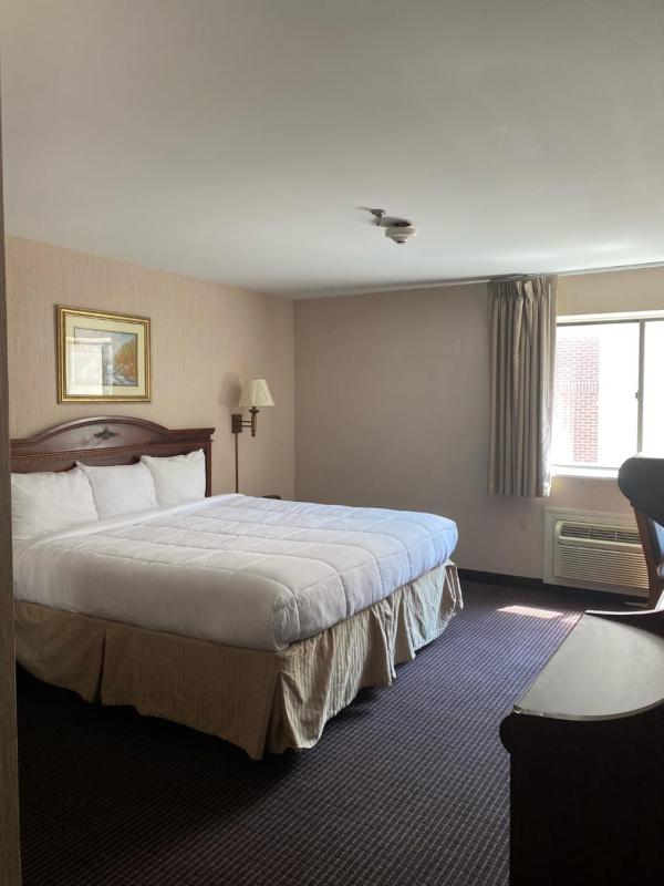King Room image 2