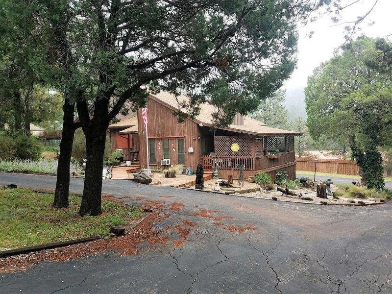 Three-Bedroom Holiday Home  image 4