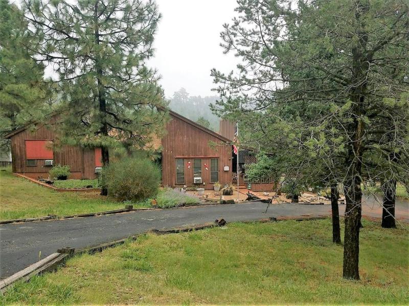Three-Bedroom Holiday Home  image 2