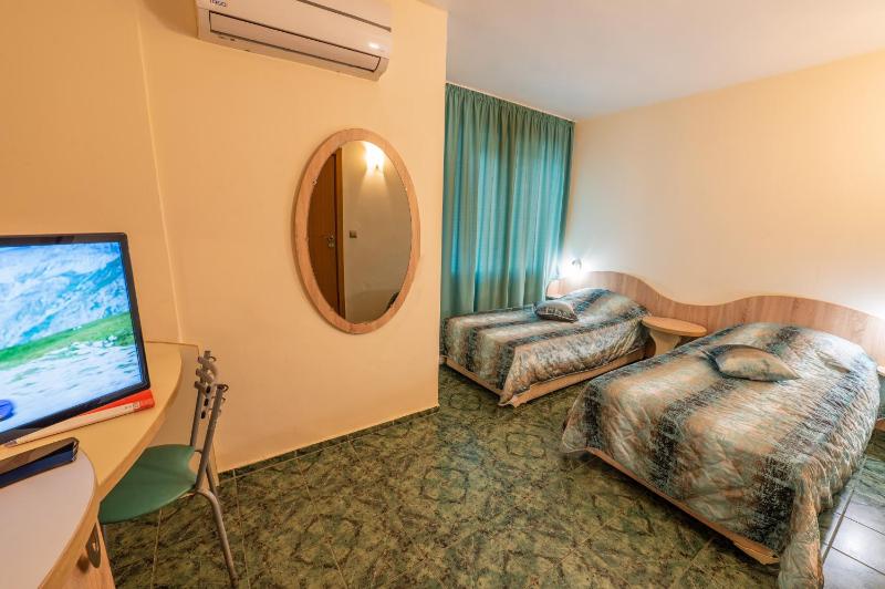 Budget Twin Room image 2