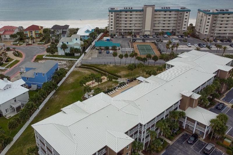 Sea-Esta - Easy Walk to the Beach + Balcony with Pool Views - image 28