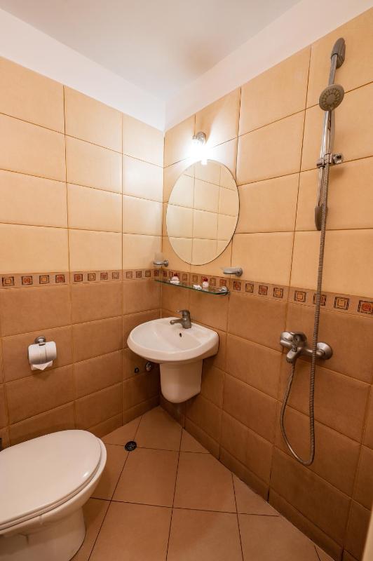 Budget Double or Twin Room image 2