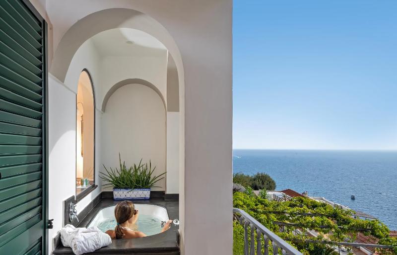 King Room with Sea View image 3