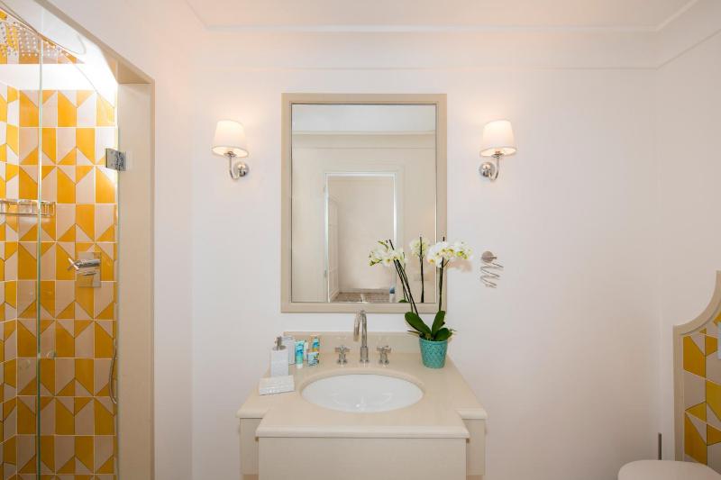 Double Room with Sea View - Separate Building image 4