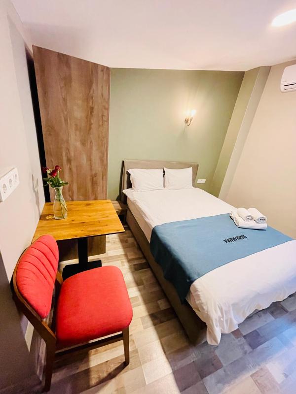 Double Room image 1